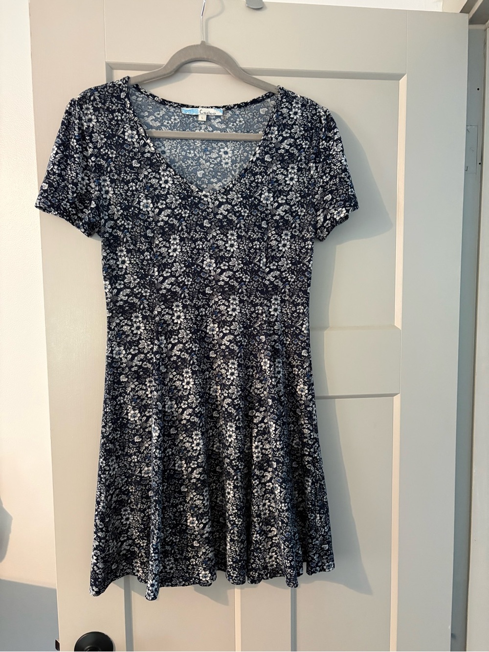Cecico Navy & White Floral V-Neck Mini Dress